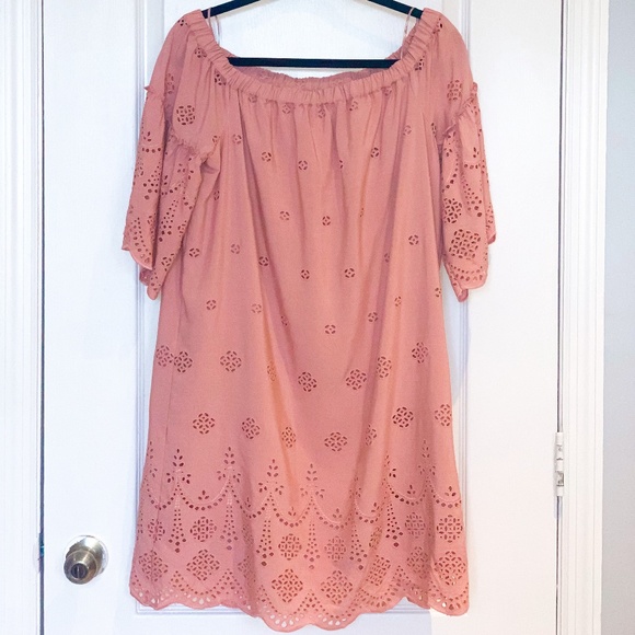Madewell—Eyelet Off-the-Shoulder Dress - Picture 2 of 5